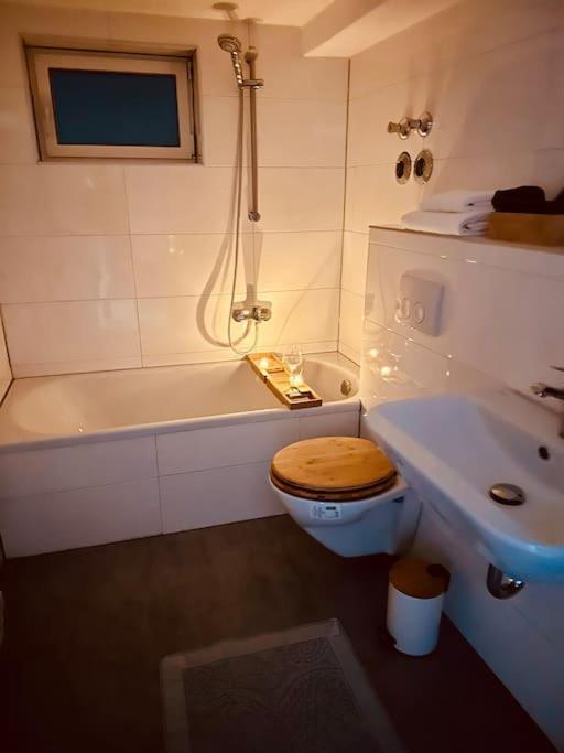 Gemuetliche Wohnung In Leverkusen Esterno foto